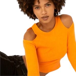 NWT Daydreamer Long Sleeve Cold Shoulder Crop Top in Orange
Mineral size: Small